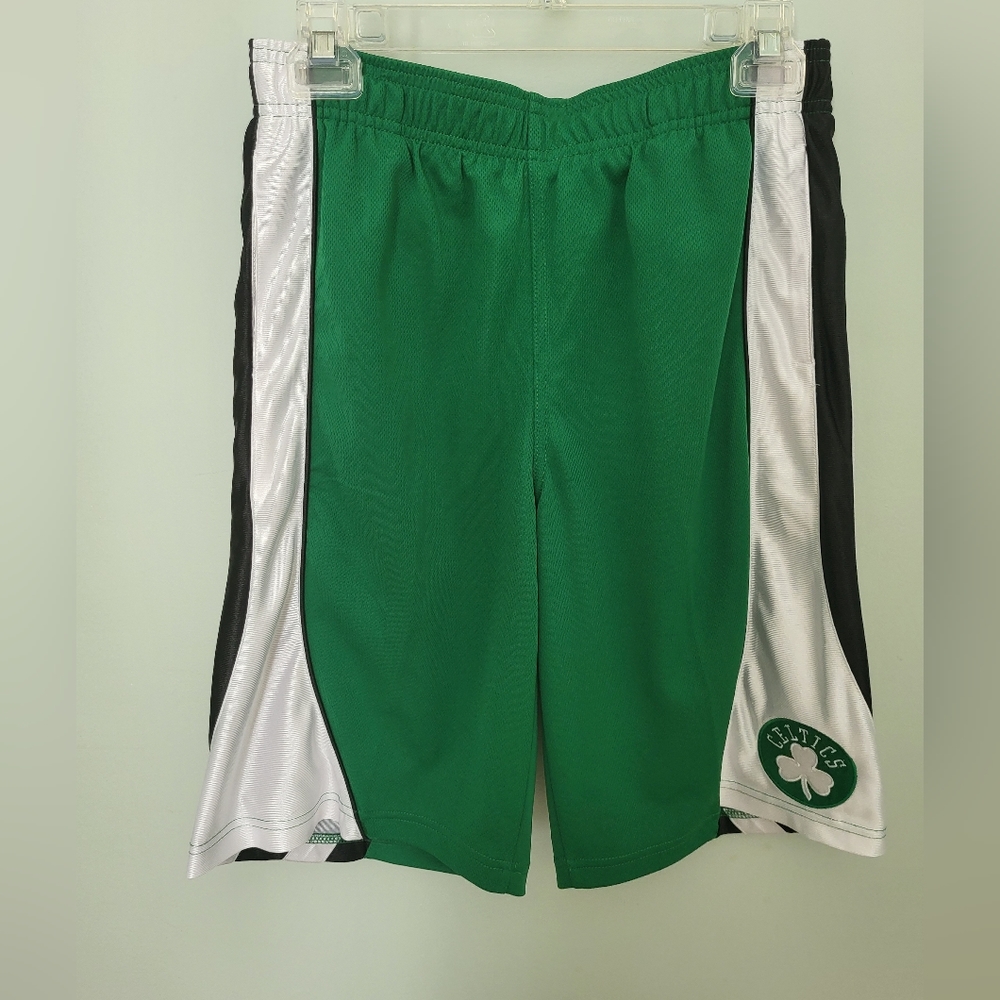 NBA Boston Celtics Basketball Boy's‎ Youth Shorts XL 14 - 16 Patch